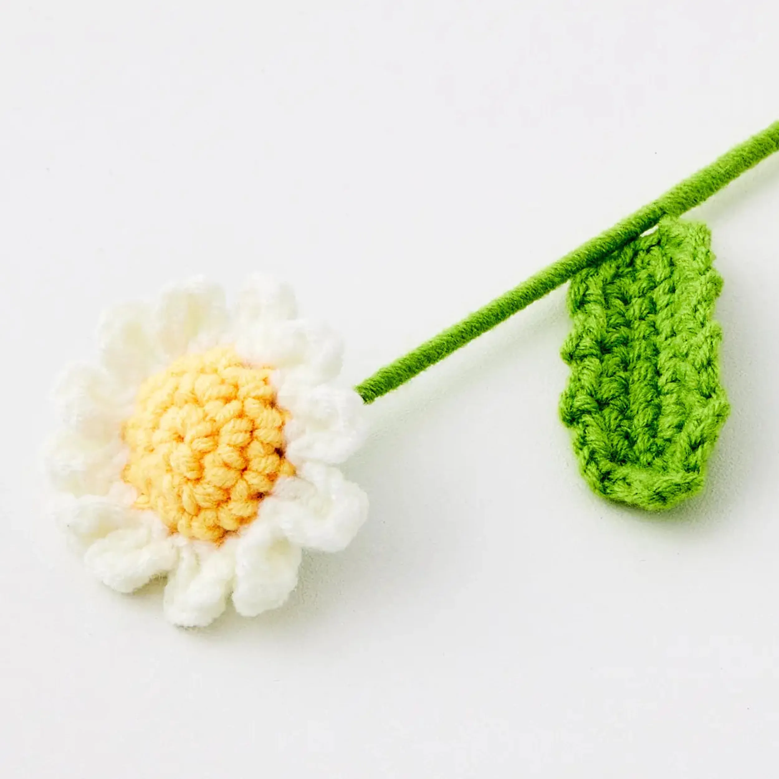 Daffodil Hand Knitted Crochet Flower White | GigiandTom Hot