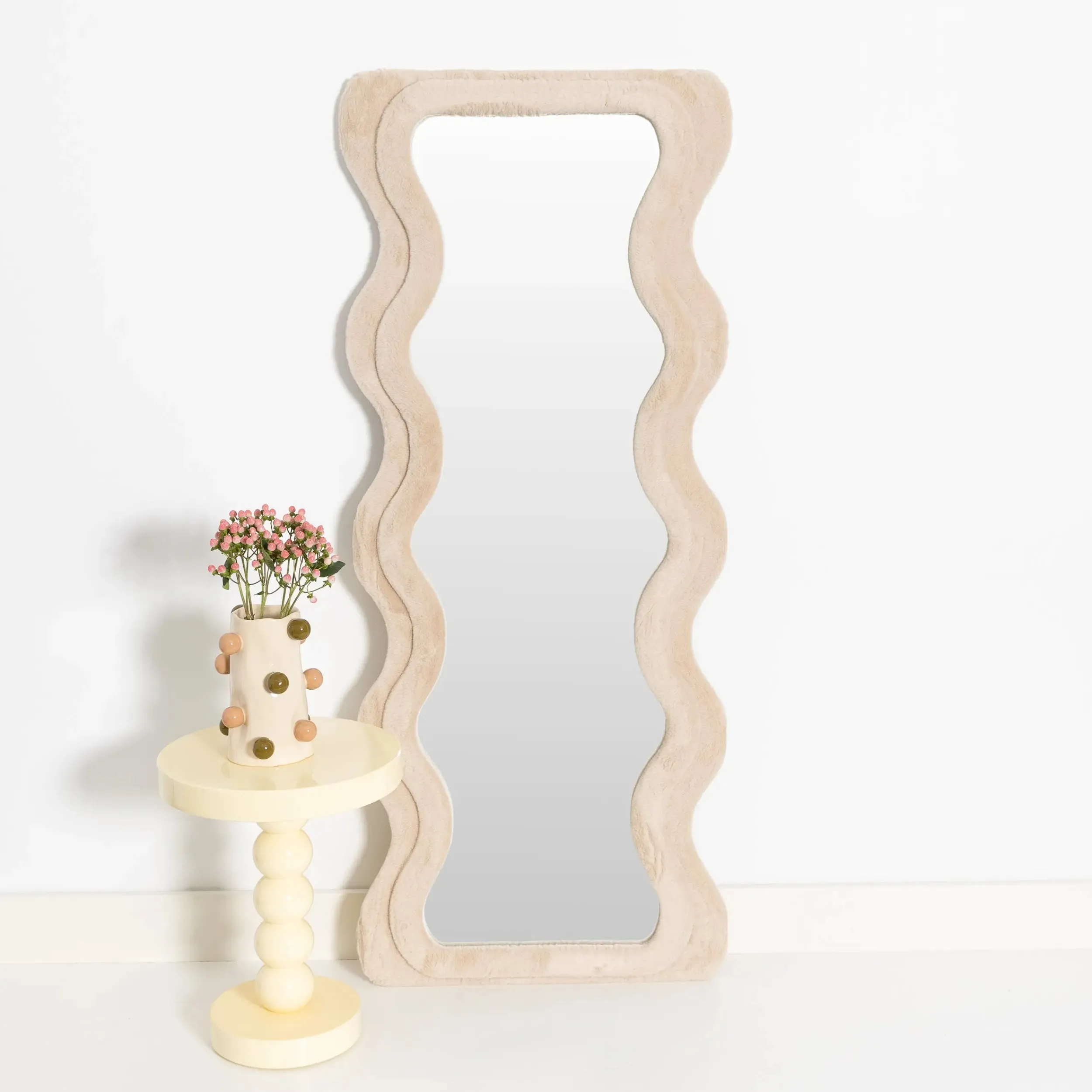 Kinked Wavy Fur Full Length Mirror Champagne | GigiandTom New